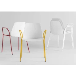 Unnia Chair with Arms
